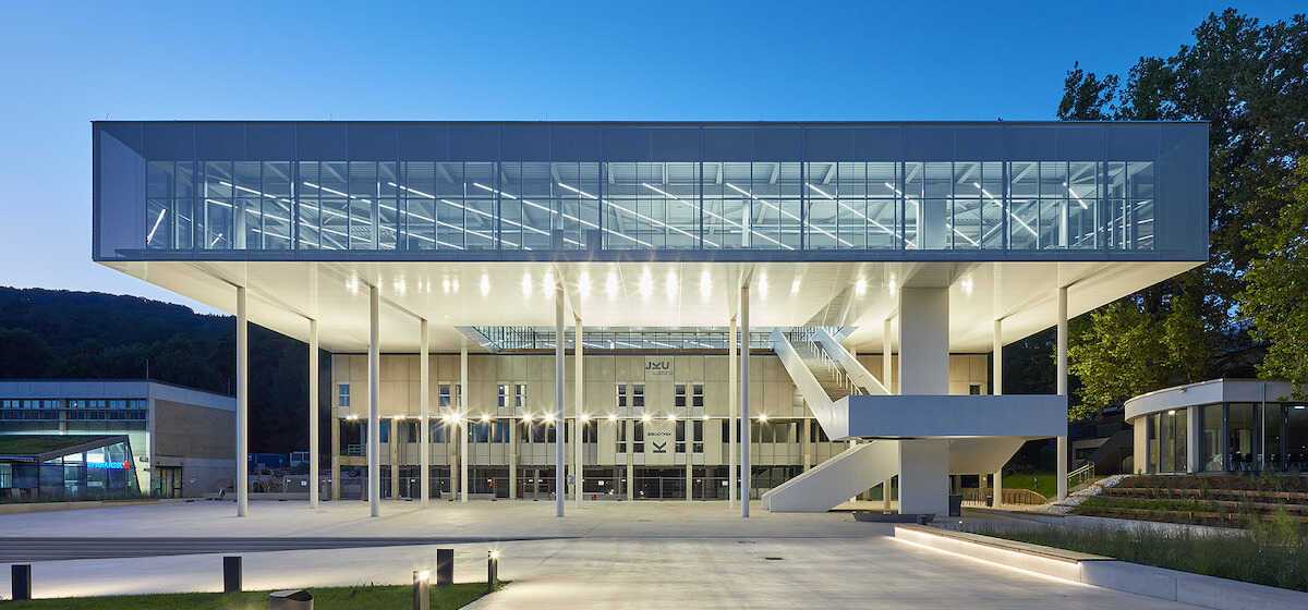 ساختمان 2 طبقه ای پارک علم و فناوری دانشگاه کپلر اتریش